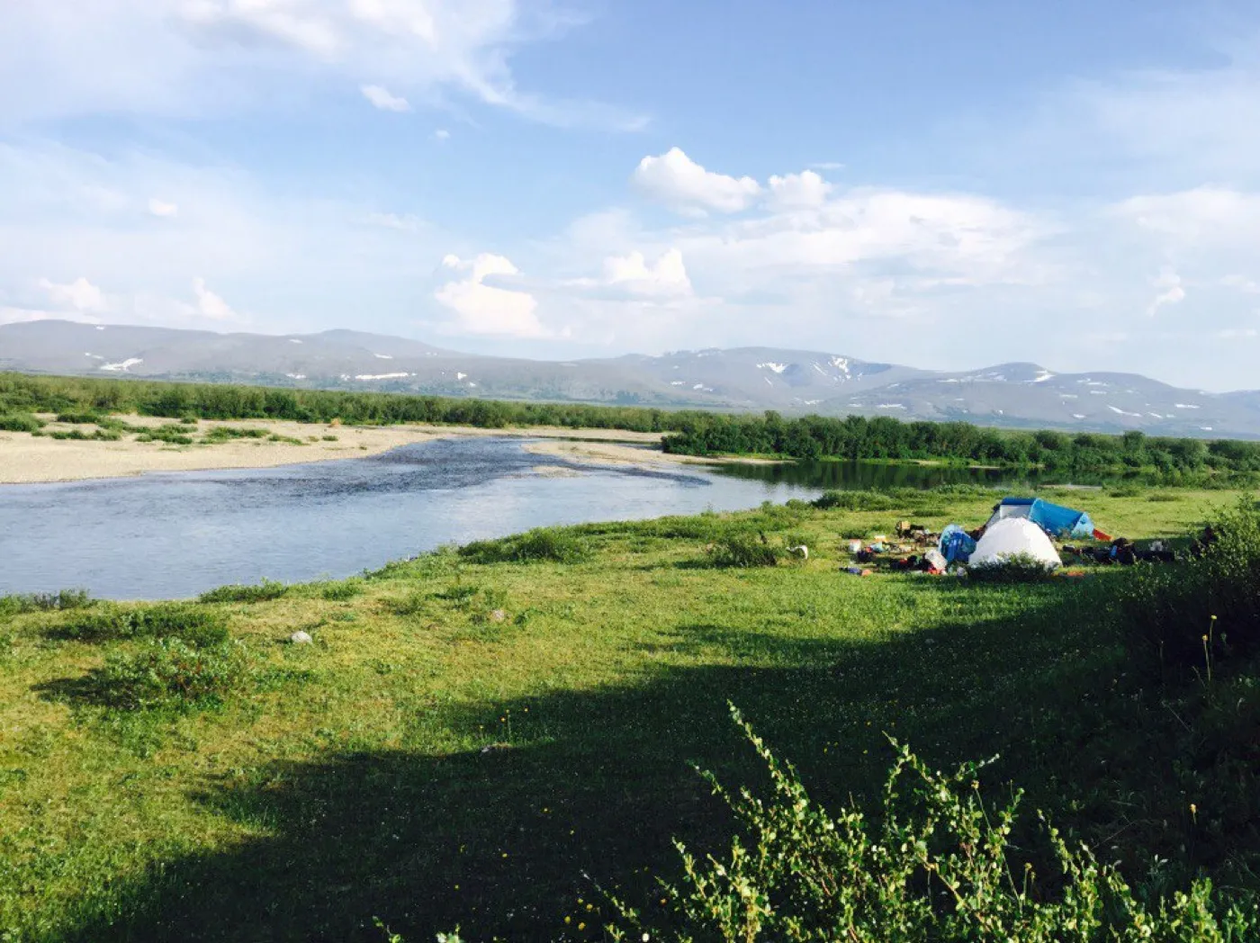 Река в тундре